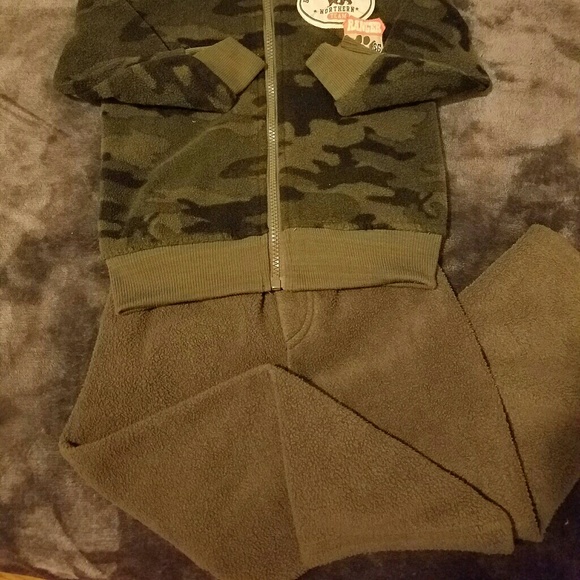 2 piece camo fleece outfit - Picture 3 of 3